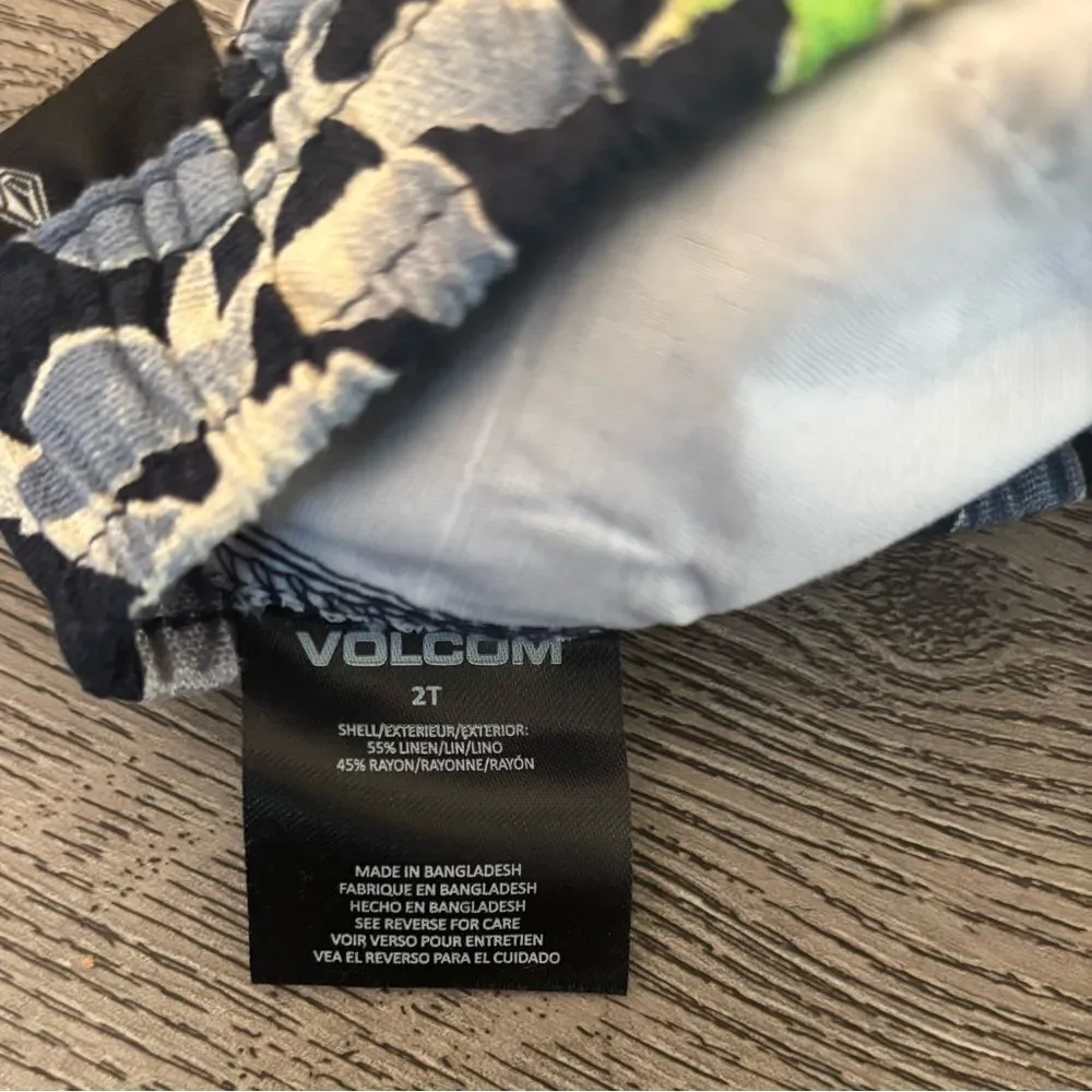 Volcom leaf print